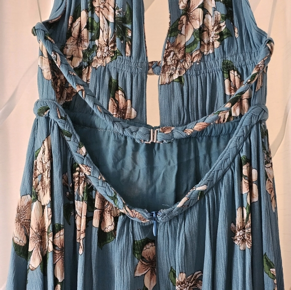 Illa Illa halter dress - Picture 3 of 5